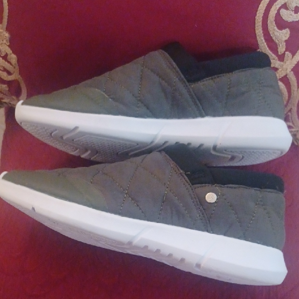 London Fog Womens Quilted Slip-On Sneakers - Green and Black - Picture 6 of 9